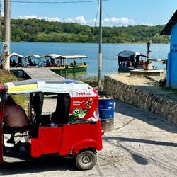 Tuktuk and watertaxi - main transport