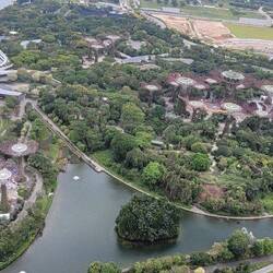 Flower Dome und Cloudy Forest (hinten)