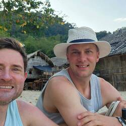 Enjoying a few steps on land after days on the water 😎