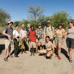 Gruppenfoto mit Schmied !Amace und seiner Frau