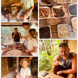 Maya zerstößt die Kaffeebohnen, Max röstet sie und Mathias verkostet - läuft 👍🏻