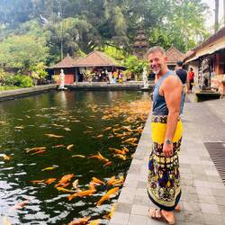 Sarong tragen ist hier Pflicht 👆🏻