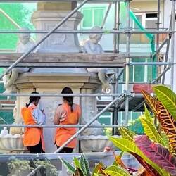 Der Brunnen an der Plaza Weyler wird renoviert, weitläufig abgesperrt!