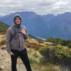 Und Blick auf die umliegenden Berghänge