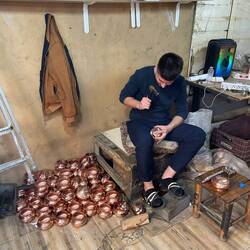 Traditionelle Handswerkskunst ist total lebendig hier (Kupferkunst, Messerschieden...)