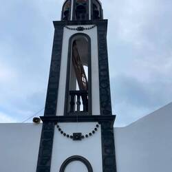 Die Treppe im Turm führt steil nach oben zu den Glocken. Aber Martin klettert nicht hoch!