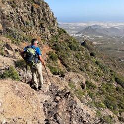 Wir treten den Rückweg an. Ohne Stöcke ginge hier gar nichts.