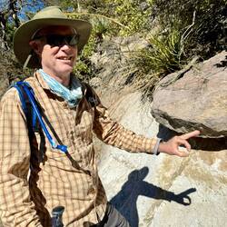 Unique rhyolitic sphyerulites