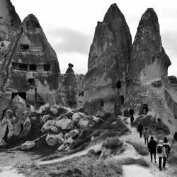 Uçhisar, cheminées de fées et habitats troglodytiques