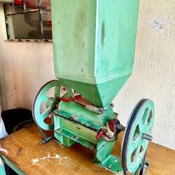 Deshelling machine for local market