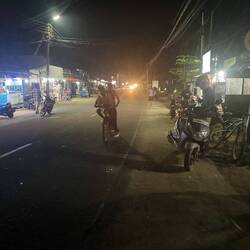 Nachtleben auf dem Weg zum Abendessen