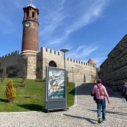 und die Burg drumherum