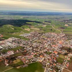 Kurz vor der Landung überfliegen wir Memmingen.