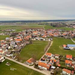 ...und (vermutlich) Memmingerberg. So genau kenne ich die Ortschaften rund um Memmingen nicht.