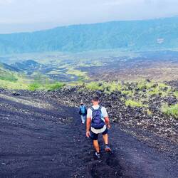 Durch Lavasand zurück... 🥾🧭