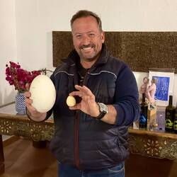 Marc hat übrigens auch ein paar Straussen auf seinem Gut