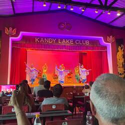 Traditionelle Tänze für Touris...