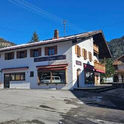 Das ist der Bäckereien Huber. Hier wird getrascht