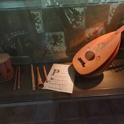 Mit solchen Musikinstrumenten wurde damals musiziert.