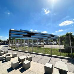 das neue Regierungsgebäude