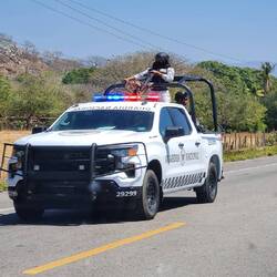 ... und sehr viel Militär.