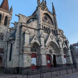 Imposante Kirche Notre Dame aus dem 13. Jahrhundert