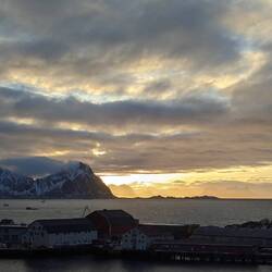 Ausblick auf die Lofoten vom Hotelzimmer