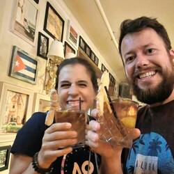 Cheers zum zweiten in der Habana-Bar
