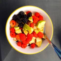 Und die Beeren und Äpfel sind aus dem eigenen Garten :)