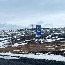 Wenn die nächste Tanke 243 km entfernt ist, sollte man vielleicht nochmal tanken gehen😅