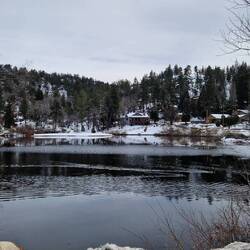 Unser Airbnb Host nimmt uns mit in die Berge und wir sehen sogar Schnee! 😊