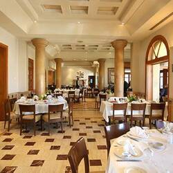 The lovely interior of Fakhreldin