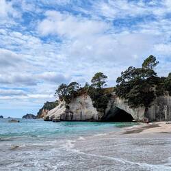Turquoise waters at Cathedral Cove