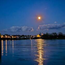 Schloß im Mondlicht