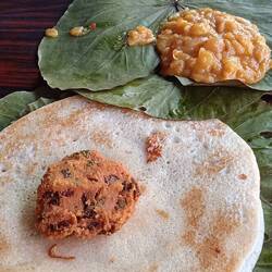 Pas d'assiette>>>des feuilles ou du papier journal