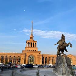 Der Bahnhof im typischen sowjetischen Stil