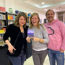 Zusammen mit der Autorin Laura Cwiertina bei ihrer Lesung im Goethe-Zentrum