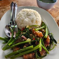 Crispy pork with morning glory and rice 👌