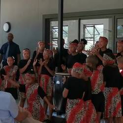 Der Chor aus Naankuse