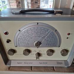 A curios at The Shady; a signal generator to test circuits