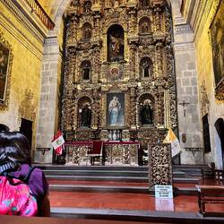 Altar in der Kirche La Compañia