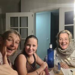 Mit Gunda und Ana beim Spielen