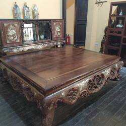Master bedroom with carvings and perl ornaments