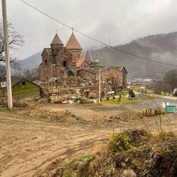 Das alte Kloster in den Bergen, sehr abgeschieden
