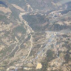 Phaplu et son aéroport (en haut à droite)