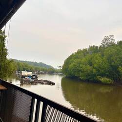 direkt am Fluss Tap Mai