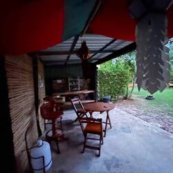 auch mit Aussenküche, aber ich habe eine kleine Küchenzeile auch im Haus