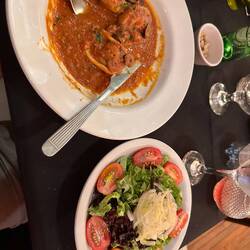 Beste italiemische Sauce im Restaurant Dos Gardenes, sehr hübsche Terrasse