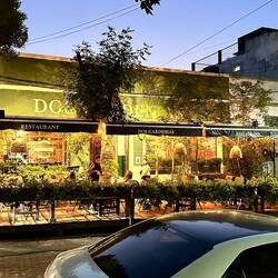 Schöne Strassenterrasse Dos Gardenes