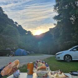 Abendessen im Sonnenuntergang
